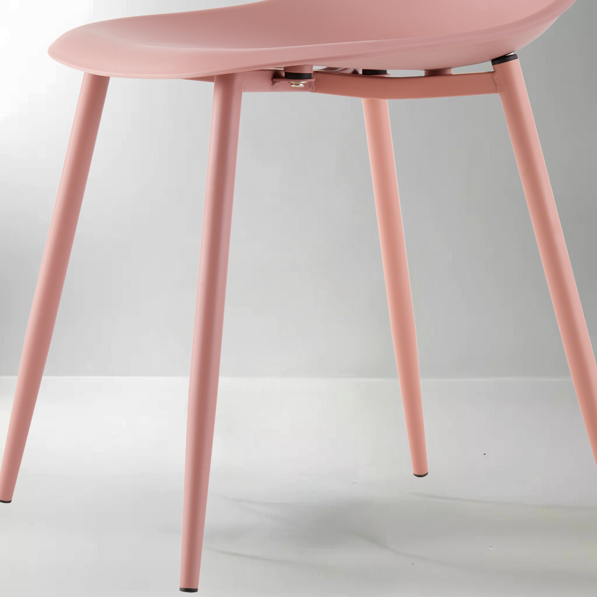 COMBINATIE DEAL - Jazz Stoelen Rosé in set van 4 + Maki Eettafel